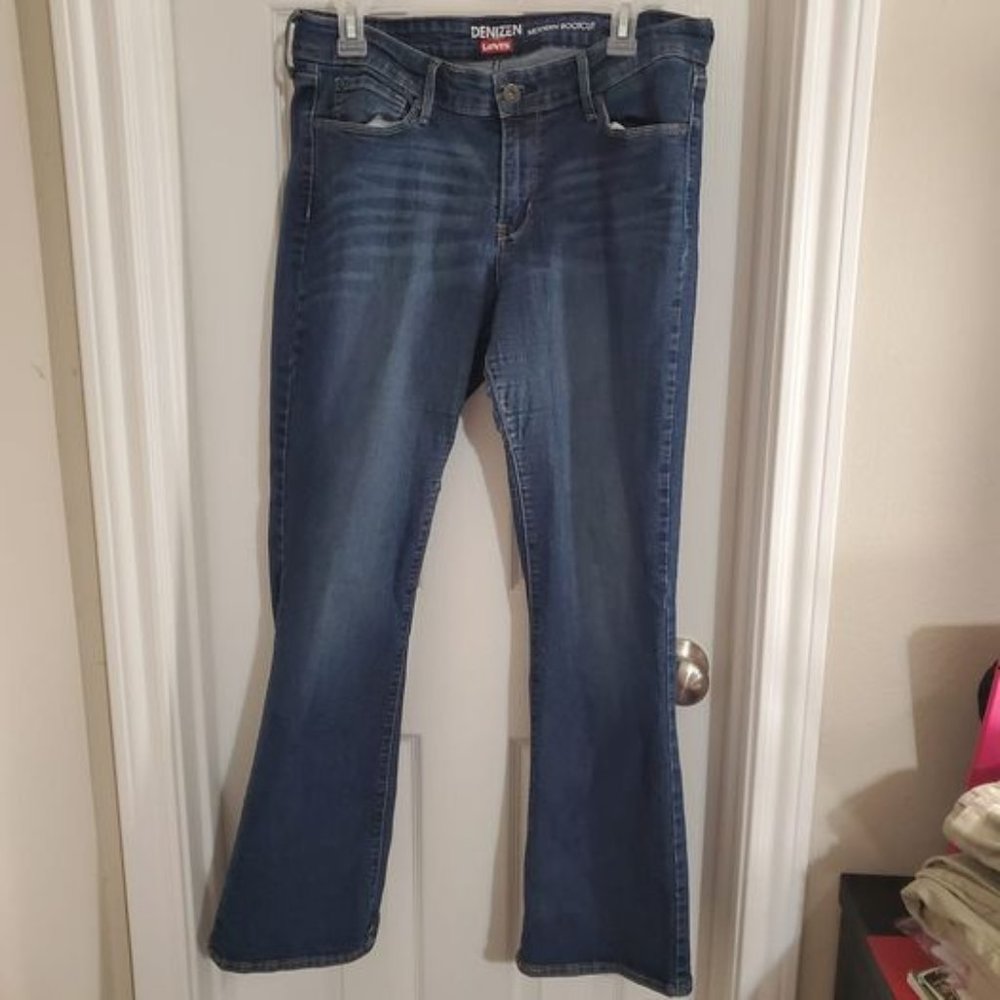 Levis woman's size 14 bootcut
